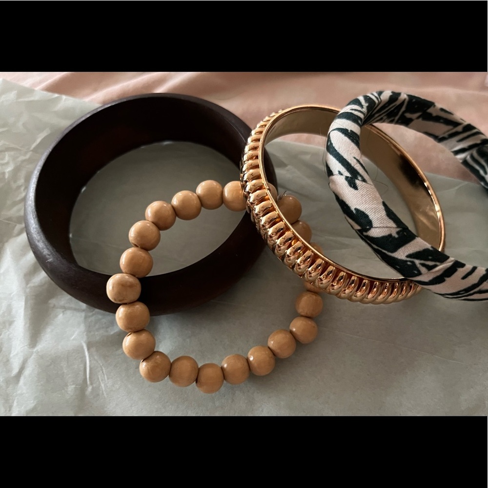 Plunder bangle set.